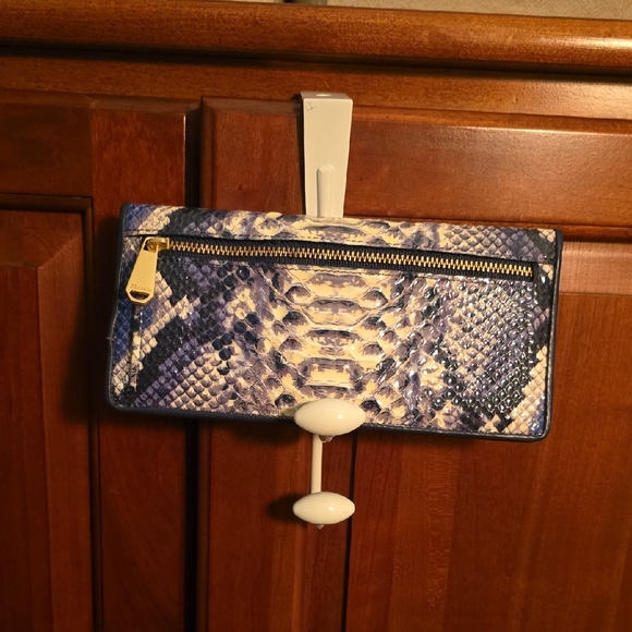 Elegant Blue and Cream Snakeskin Wallet - Picture 3 of 4